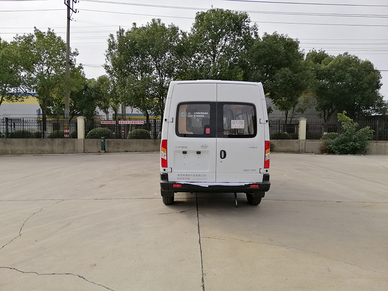 大通V80驗光、眼鏡車